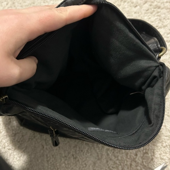 Bueno Black Crossbody Bag with Adjustable Strap and Textured Finish - Picture 3 of 6